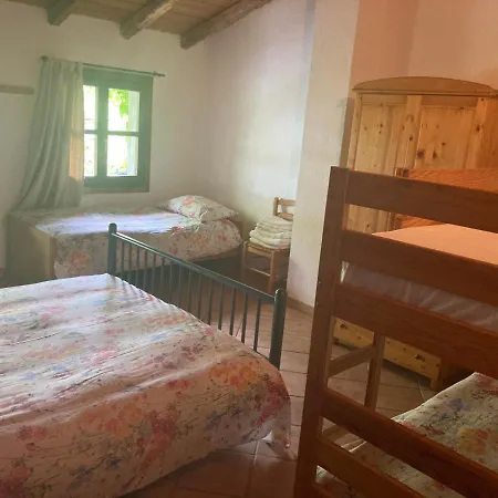 مزرعة للإقامة Agriturismo La Ca Dell Alpe